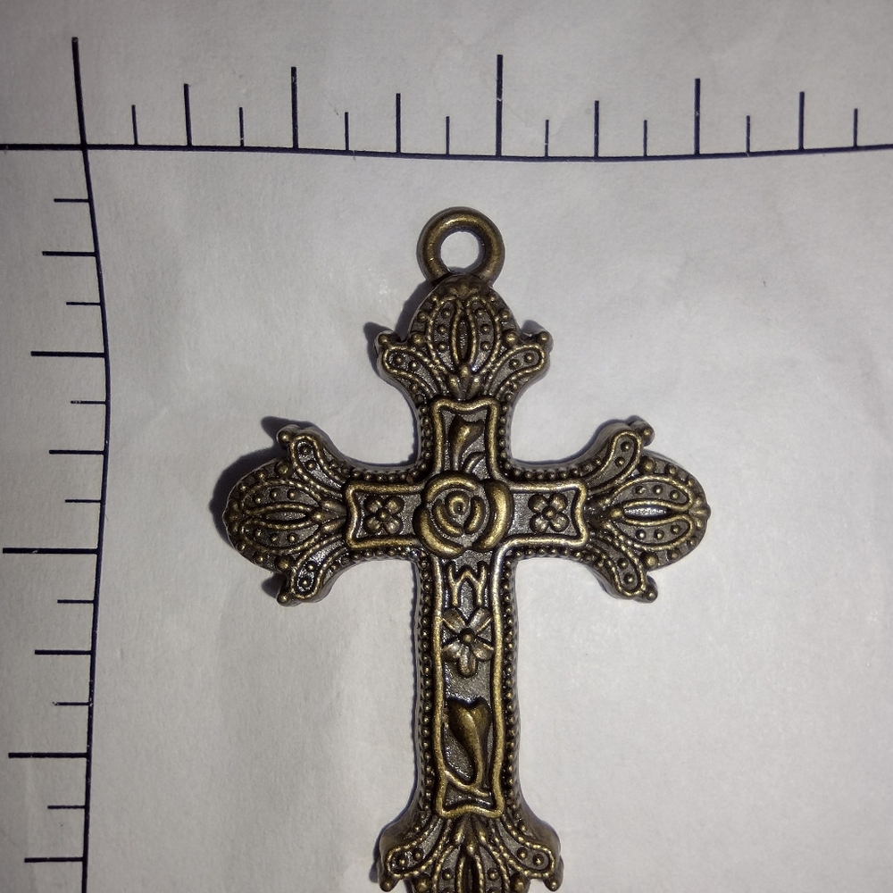 Cross pendant